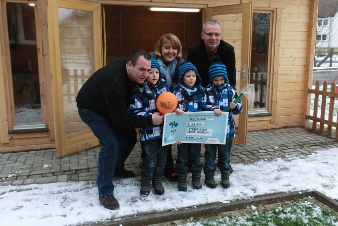 Freude bei den "starken Kindern" und bei B&uuml;rgermeister Weidt. (Foto: privat)