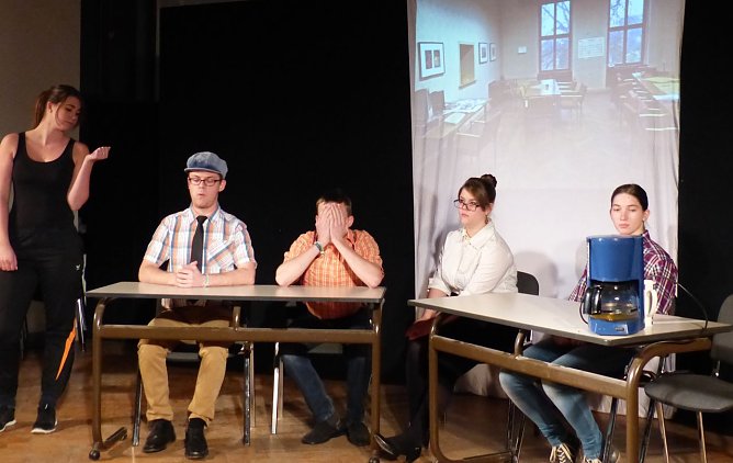 Loch im Periodensystem (Foto: privat) Loch im Periodensystem (Foto: privat)