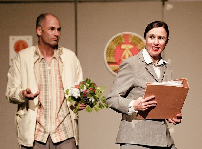 Heimweh nach drüben (Foto: Theater) Heimweh nach drüben (Foto: Theater)