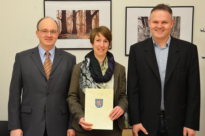 Ernennung von Prof. Dr. Britta Gebhard durch den Pr&auml;sidenten der Hochschule Nordhausen Prof. Dr. J&ouml;rg Wagner im Beisein des Dekans vom Fachbereich Wirtschafts- und Sozialwissenschaften Prof. Dr. Stefan Zahradnik (Foto: Hochschule Nordhausen)