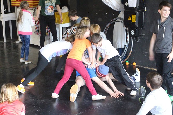 Ein bisschen chaotisch, ein bisschen verr&uuml;ckt aber doch irgendwie diszipliniert - das ist das Wesen des Zirkus Zappelini (Foto: Angelo Glashagel)