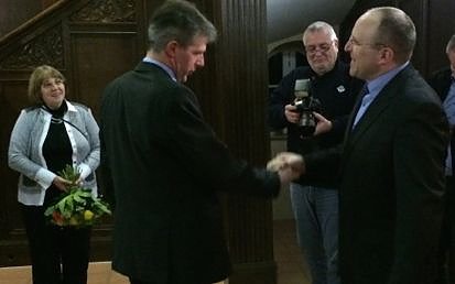 Evers gratuliert dem Gewinner Gerbothe (Foto: privat) Evers gratuliert dem Gewinner Gerbothe (Foto: privat)