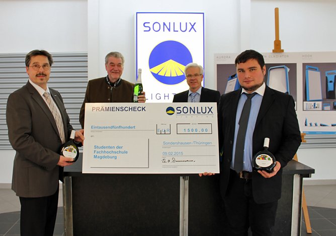 Fruchtbare Zusammenarbeit von Profis und Studenten (Foto: Karl-Heinz Herrmann) Fruchtbare Zusammenarbeit von Profis und Studenten (Foto: Karl-Heinz Herrmann)