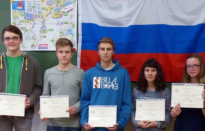 Zertifikate erhalten (Foto: privat) Zertifikate erhalten (Foto: privat)