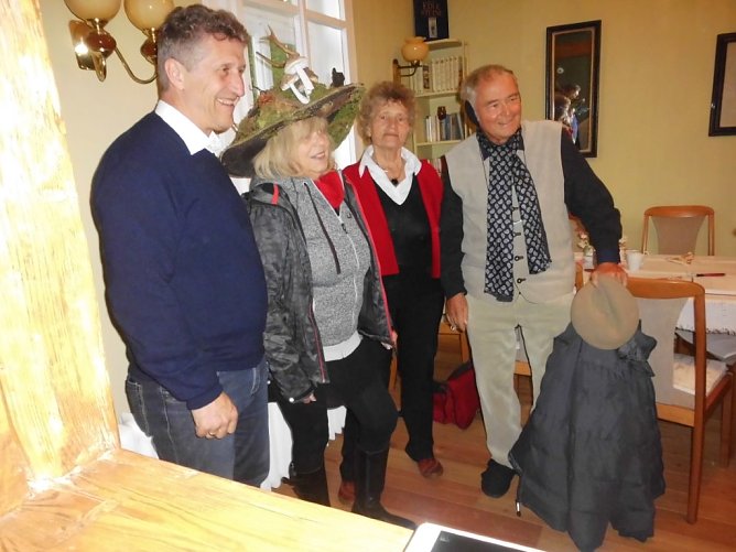 Bormann (rechts) im Park Hohenrode (Foto: privat)