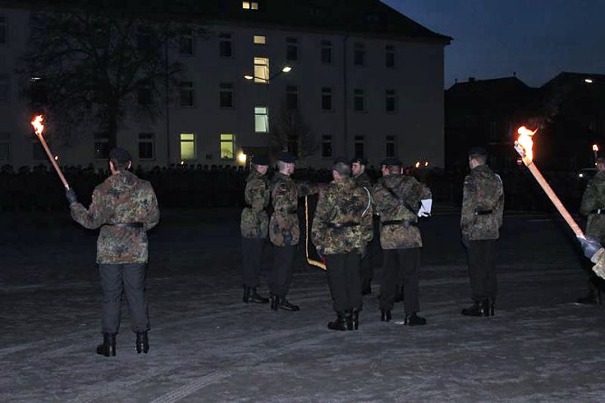 Neuer Lehrgang in Sondershausen vereidigt (Foto: Karl-Heinz Herrmann) Neuer Lehrgang in Sondershausen vereidigt (Foto: Karl-Heinz Herrmann)