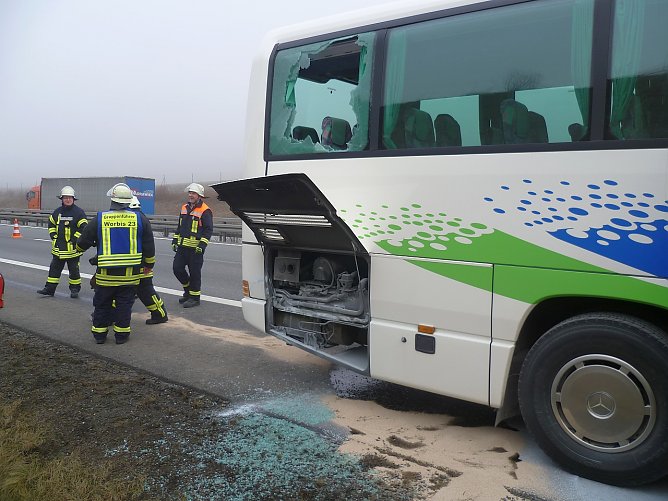 Bus brannte auf der A38 (Foto: AUTOBAHNPOLIZEIINSPEKTION )