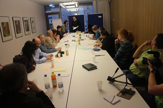 Gemeinsam besprach man gestern, wie der Offene Kanal Nordhausen im kommenden Jahr arbeiten soll (Foto: Angelo Glashagel)