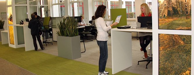 Blick in das B&uuml;rgerServiceZentrum im Landratsamt (Foto: J. Piper)