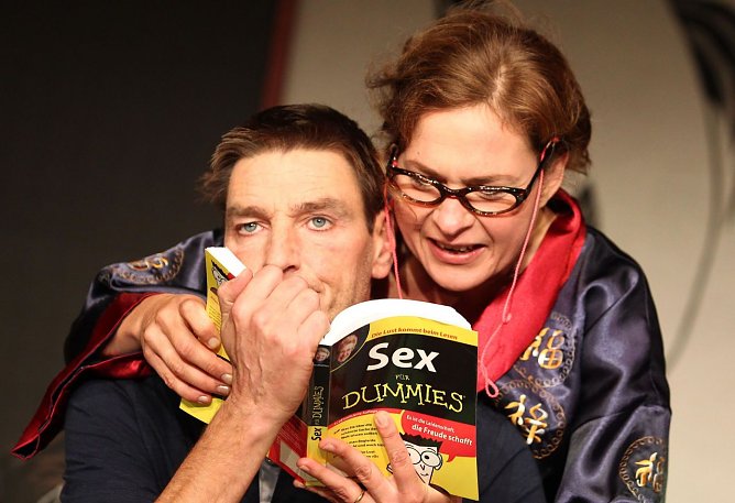 Sibylla Rasmussen (Alice), Johannes Arpe (Henry) (Foto: Peter Scholz)