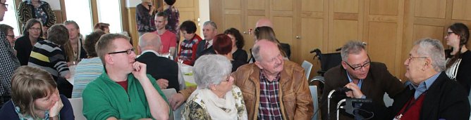 Mit einigen der letzten &Uuml;berlebenden des KZ Mittelbau-Dora konnte man gestern im Nordh&auml;user Ratssaal noch einmal ins Gespr&auml;ch kommen (Foto: Angelo Glashagel)