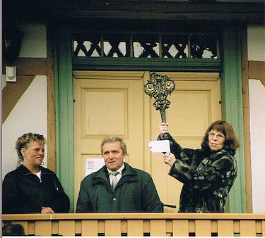 Sarah Kirsch er&ouml;ffnet das rekonstruierte Geburtshaus (Foto: Ende)