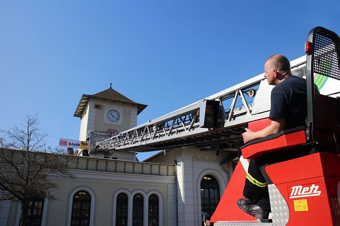 Am 3. Mai soll das Bahnhofsfest stattfinden - heute wurde schon einmal die Werbetrommel ger&uuml;hrt (Foto: Angelo Glashagel)