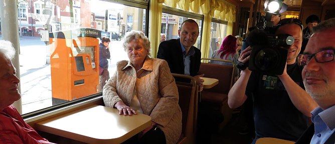 Eine Runde Wahlkampf in der Bahn (Foto: nnz) Eine Runde Wahlkampf in der Bahn (Foto: nnz)