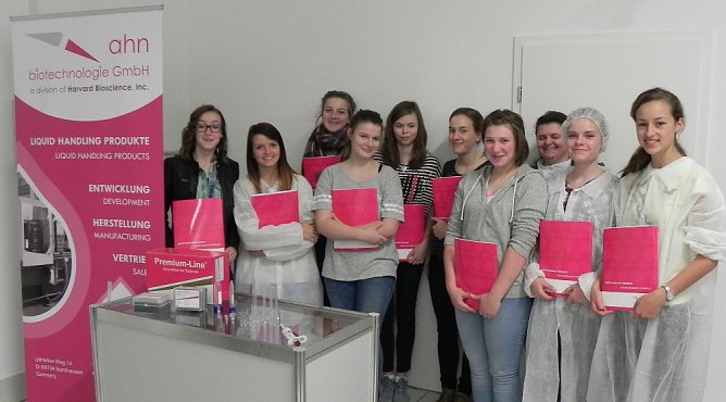 Zu Besuch bei AHN: die Spezialisten f&uuml;r Biotechnologie &ouml;ffneten ihre T&uuml;ren f&uuml;r den Nachwuchs (Foto: AHN Biotechnologie GmbH )
