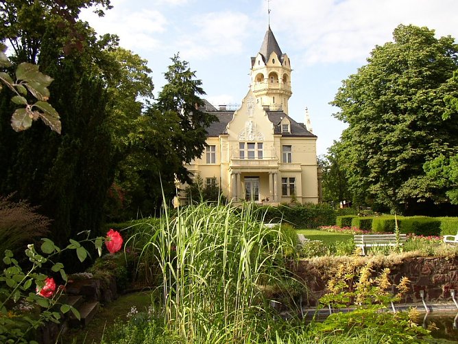Ist wieder bis in die Abendstunden ge&ouml;ffnet - der Park des Nordh&auml;user Kunsthauses (Foto: Pressestelle Stadt Nordhausen)