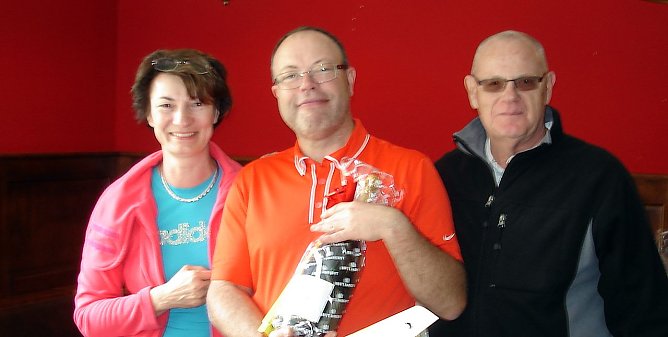 Sieger im ersten Turnier (Foto: Holzapfel)