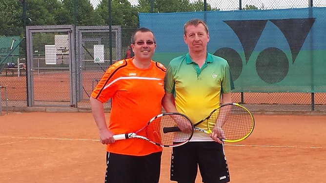 St&uuml;tzen des Sieges waren Michael Lupprian und Peter Behrschmidt (Foto: TC Schwarz-Gelb Nordhausen)