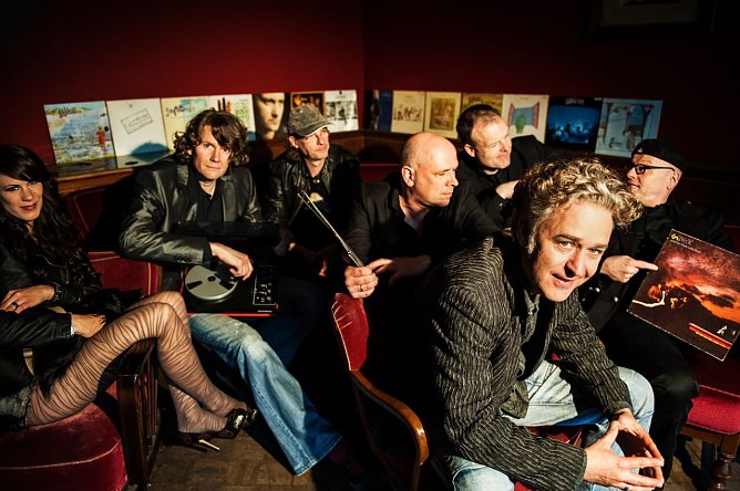 Highlight auf der Marktb&uuml;hne - die Phil Collins Tribute Band "Still Collins" (Foto: Agentur)