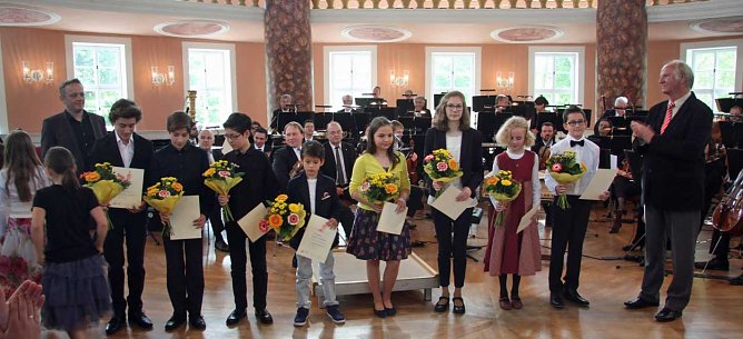 Teilnehmer aus 10 Bundesl&auml;ndern (Foto: Carl-Schroeder-Konservatorium)