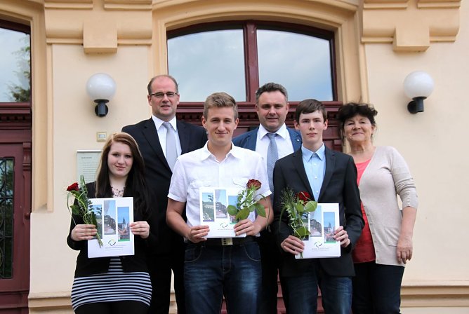 Franziska Zornemann, Matthias Jendricke, Toni S&auml;cker, Personalleiter Gunnar Reuter, Andreas Keitel und Ausbildungsleiterin Gabriele Kratz. (Foto: Jessica Pieper)