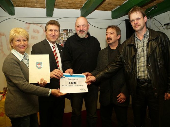 Geld f&uuml;r Beamer (Foto: nnz)