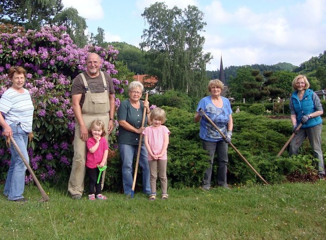 Hilfe bei der Parkpflege in Ilfeld (Foto: privat)