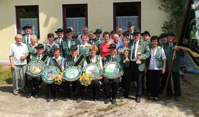 Sch&uuml;tzenfest in S&uuml;lzhayn (Foto: privat)
