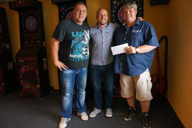 Spendenübergabe (Foto: Sandra Witzel) Spendenübergabe (Foto: Sandra Witzel)