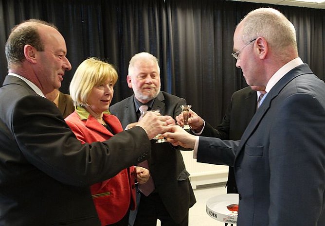 Vertrag unterzeichnet (Foto: nnz)