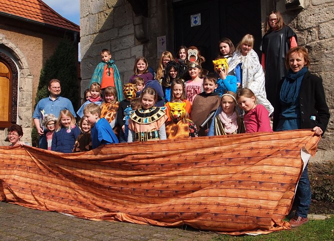 Wollen mit ihrem Musical auf Tour gehen - der Kinder-Kirchen-Chor des S&uuml;dharzes (Foto: R. Englert)