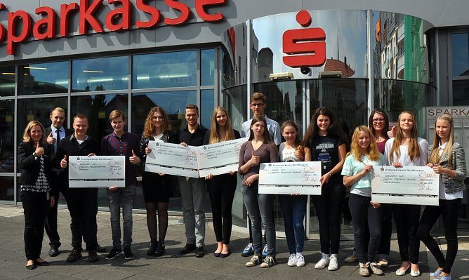 &Uuml;bergeben (Foto: KSK)