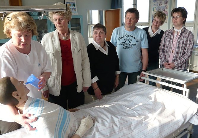 Pflegekurs (Foto: Piper/pln)