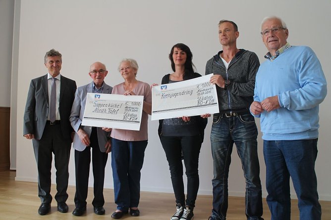 Die Spenden gingen in diesem Jahr an die Nordh&auml;user Tafel und das Jugendcaf&eacute; Ost (Foto: Angelo Glashagel)