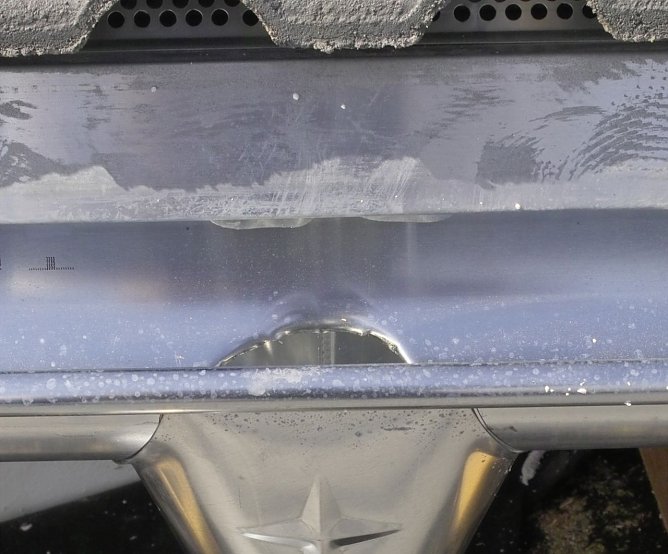 Dachrinnen sind nicht nur unverzichtbar, sie k&ouml;nnen auch zum Gestaltungselement des Daches werden (Foto: HF Redaktion)