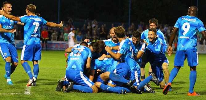 Jubel nach dem Siegtor (Foto: Bernd Peter)