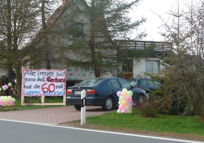 Ungewöhnlicher Glückwunsch (Foto: nnz) Ungewöhnlicher Glückwunsch (Foto: nnz)