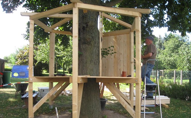 Baumhaus im Bau (Foto: privat)