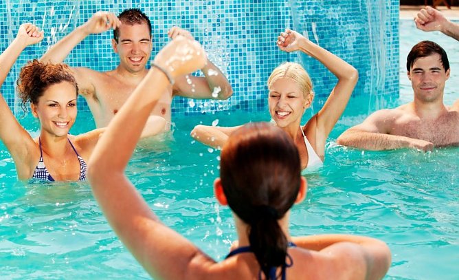 Aqua Aerobic im Badehaus (Foto: Badehaus Nordhausen GmbH) Aqua Aerobic im Badehaus (Foto: Badehaus Nordhausen GmbH)