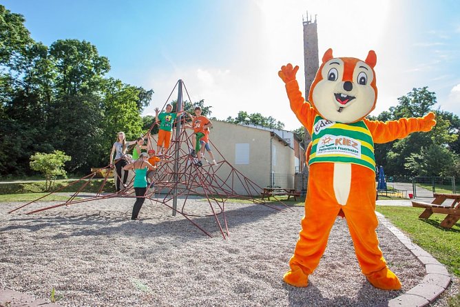 Neue Klassenfahrtenprojekte im Ferienpark Feuerkuppe (Foto: Ferienpark Feuerkuppe) Neue Klassenfahrtenprojekte im Ferienpark Feuerkuppe (Foto: Ferienpark Feuerkuppe)