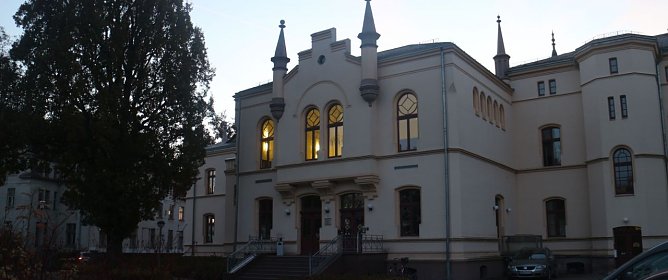 Gestern zogen Fl&uuml;chtlinge vor das Landratsamt Nordhausen (Foto: Angelo Glashagel)