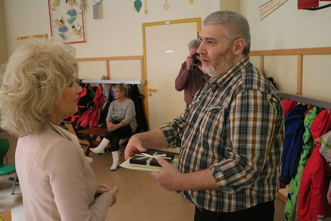Auch Olaf Hartung wurde von Ministerin Keller als Bienenfreund ausgezeichnet (Foto: Angelo Glashagel)