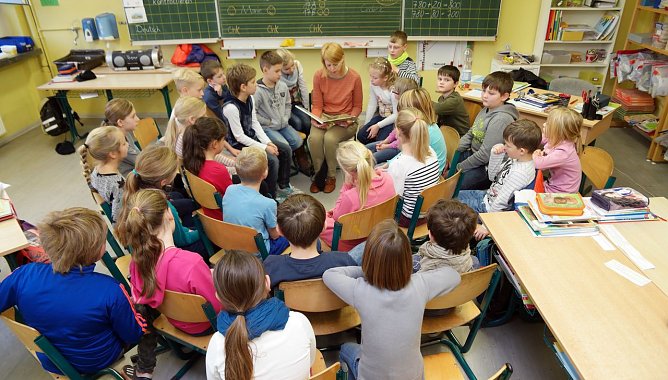 Es wird vorgelesen (Foto: nnz)