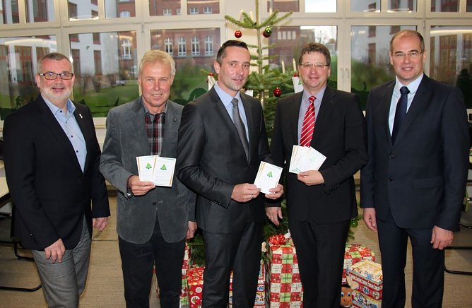 Der Nordh&auml;user Unternehmerverband beteiligt sich mit 1000 Euro an der Wunschbaumaktion des Landkreises (Foto: Jessica Pieper)