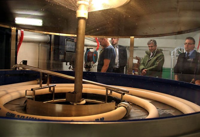 Schlauchwaschanlage besichtigt (Foto: I. Bergmann, Stadtverwaltung Nordhausen)