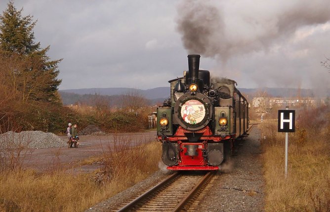 Advents-Express unterwegs in Nordhausen (Foto: Bernd Thielbeer)
