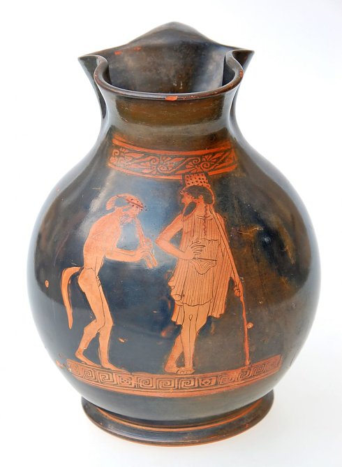 er Weingott Dionysos und ein Satyr, griechische Weinkanne, 5. Jh. v. Chr. (Foto: Pressestelle Stadt Nordhausen)