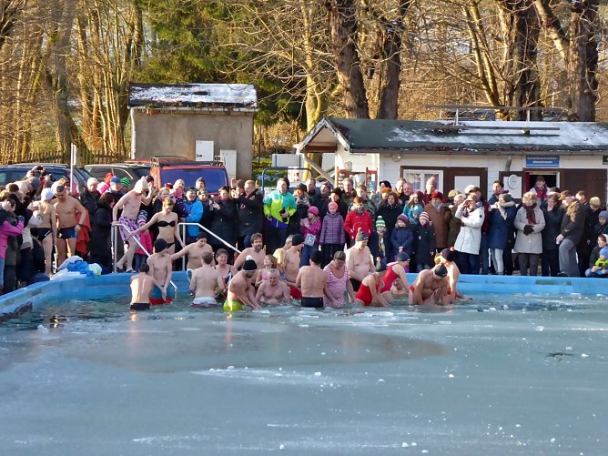 Anbaden (Foto: Anne Dumjahn) Anbaden (Foto: Anne Dumjahn)