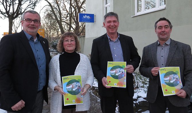 Neues Cover vom Programm pr&auml;sentiert (Foto: nnz)