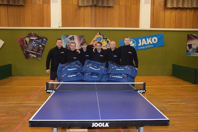 Der TTV Hydro bedankt sich bei seinen Unterstützern (Foto: Caroline Illhardt) Der TTV Hydro bedankt sich bei seinen Unterstützern (Foto: Caroline Illhardt)